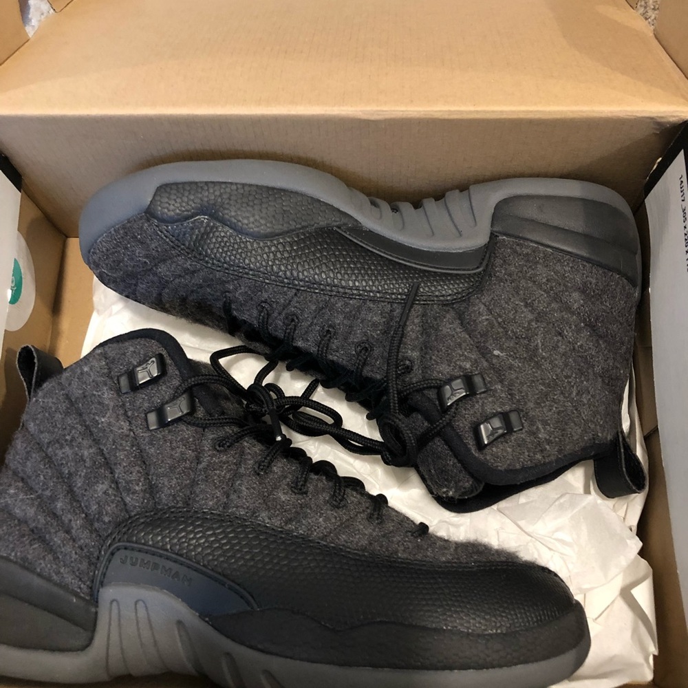 Air jordan wool 12’s size 5.5